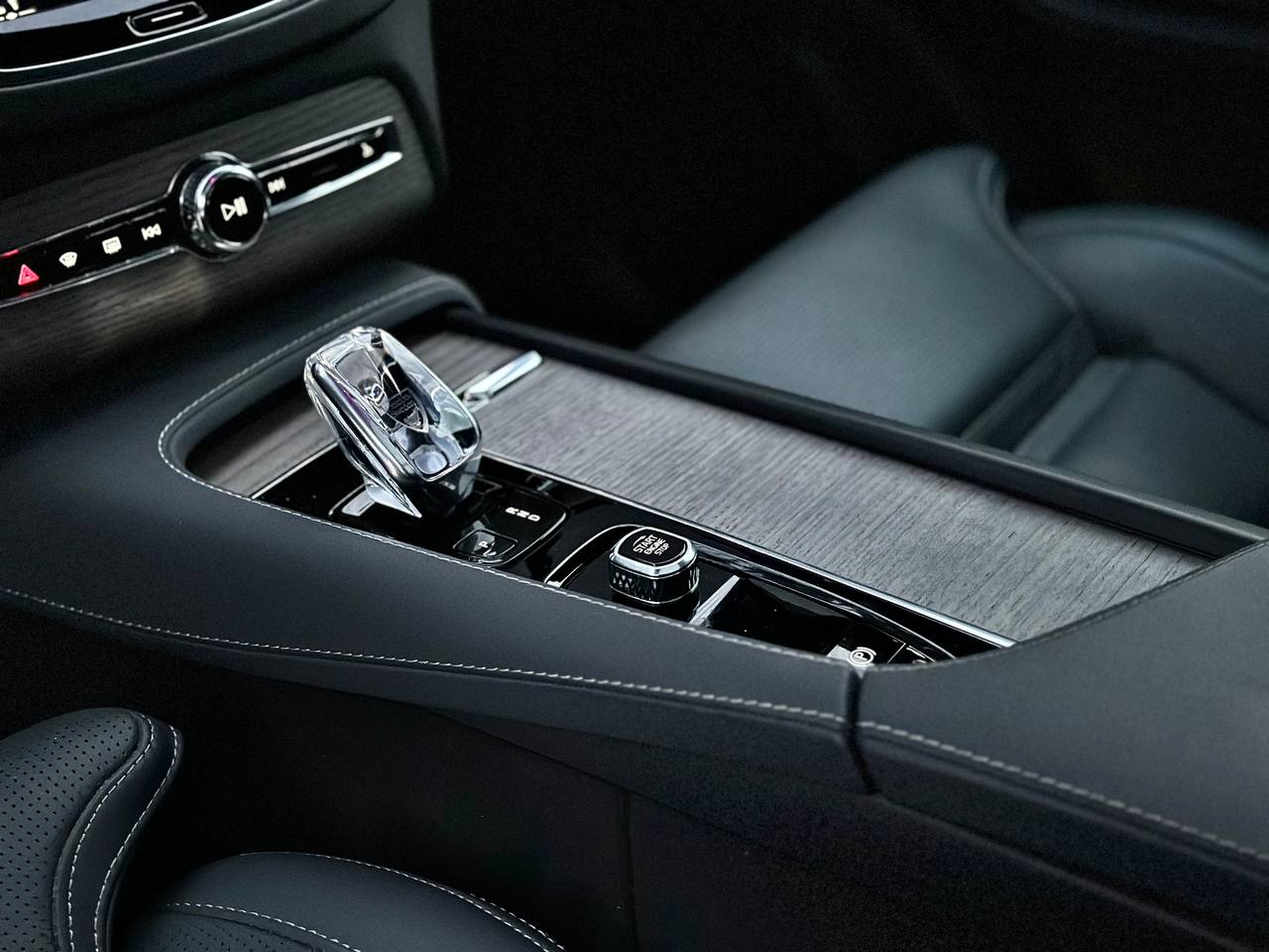 Volvo 2.0 PHEV AWD 7s 2021